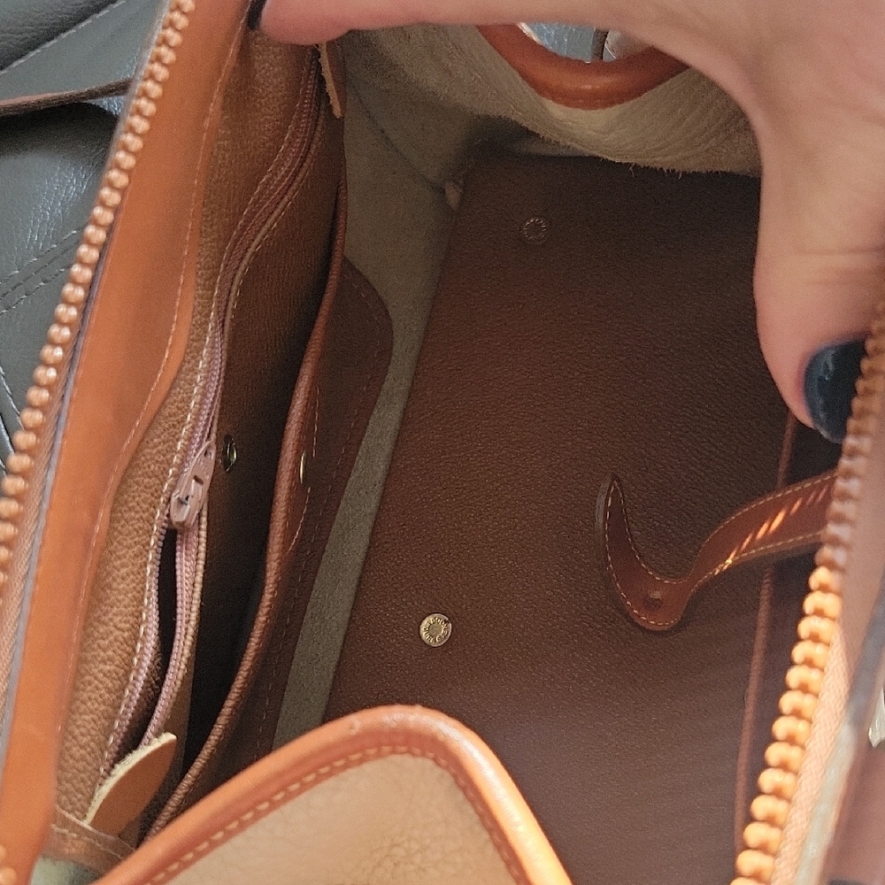 Dooney & Bourke-style Cream and Tan Leather Satchel Dr Bag - Picture 12 of 16